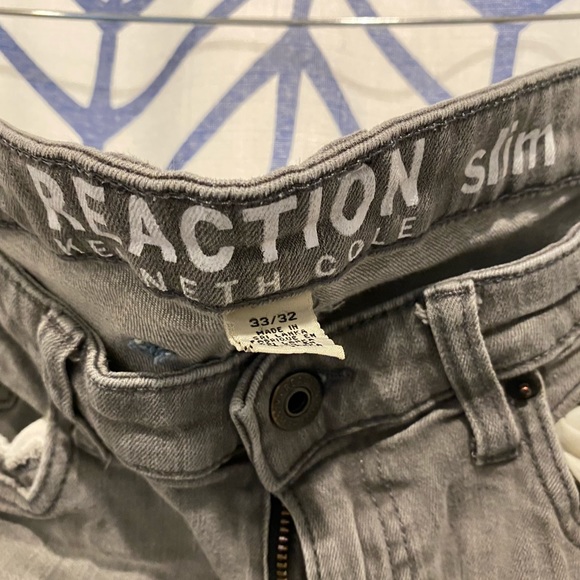 Kenneth Cole Reaction Slim Straight Men’s Jeans - Picture 2 of 3